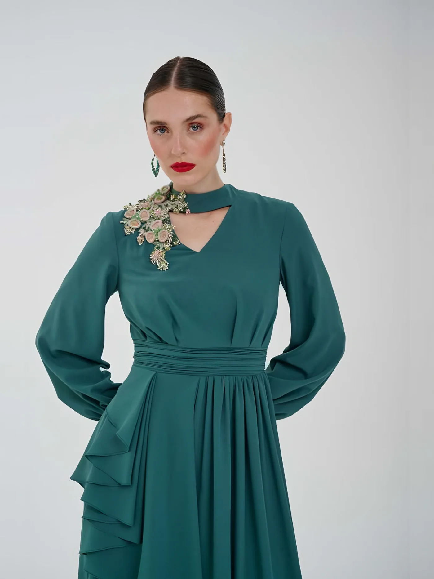 Drape Detaylı Maxi Elbise — modelin üzerinde · 2/2